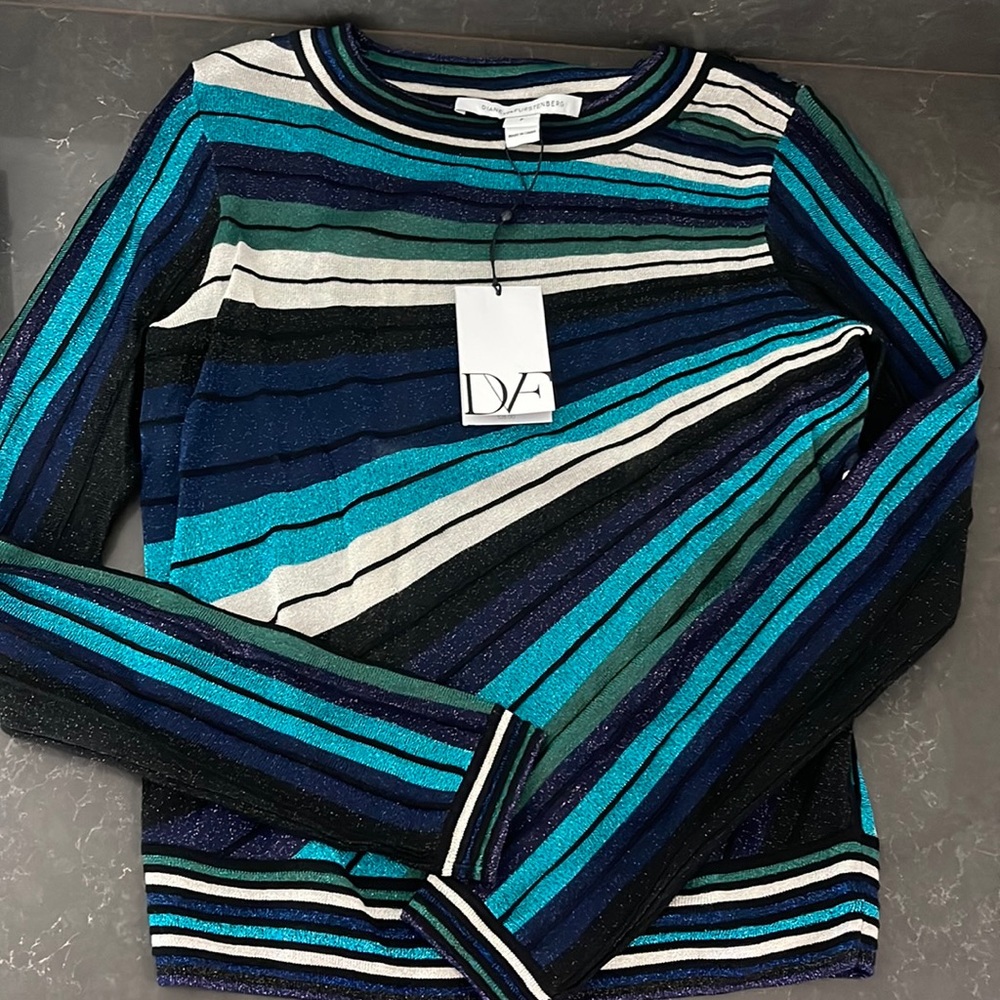 Diane Von furstenberg sweater light knit
